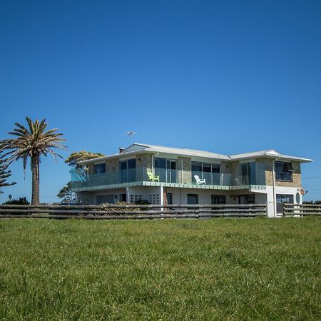 Wills On The Water Beachfront Apartment Bell Block 외부 사진