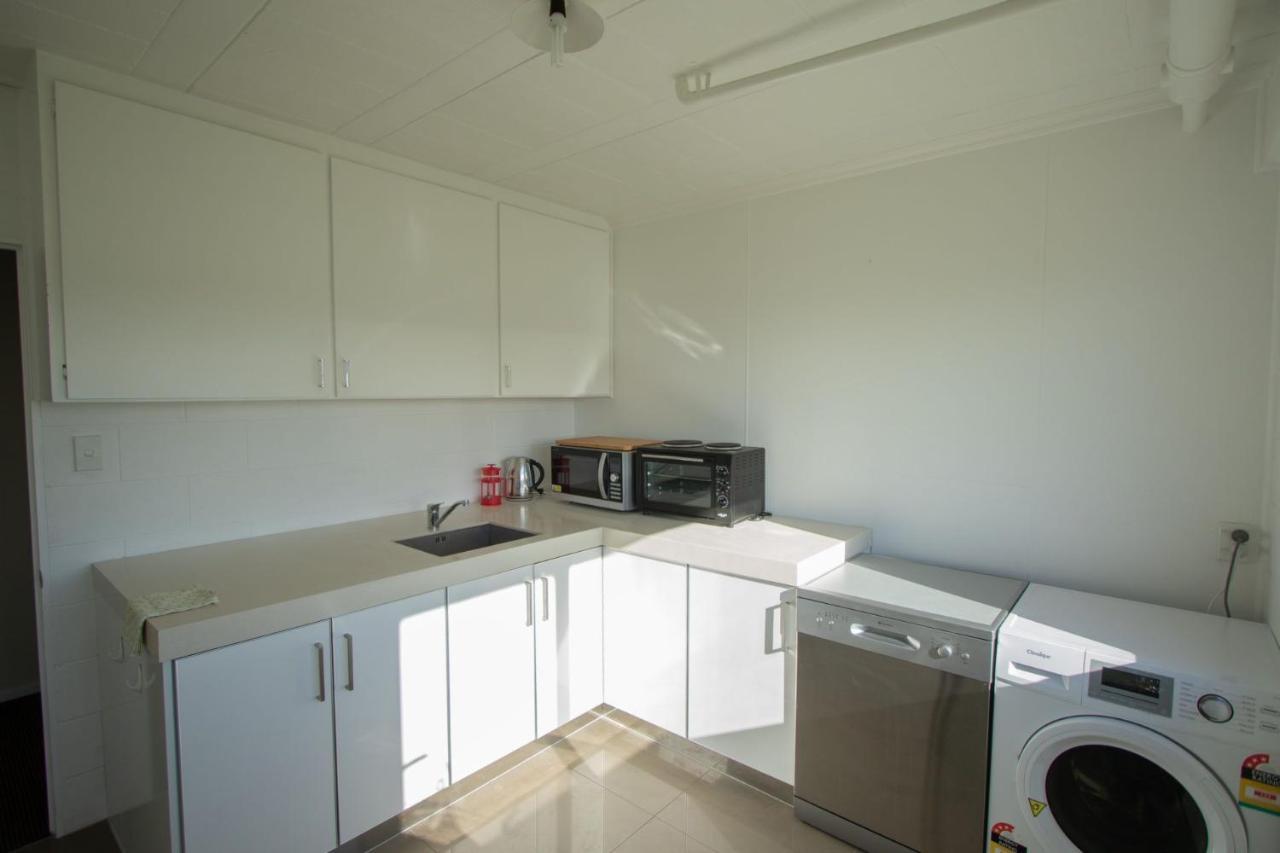 Wills On The Water Beachfront Apartment Bell Block 외부 사진