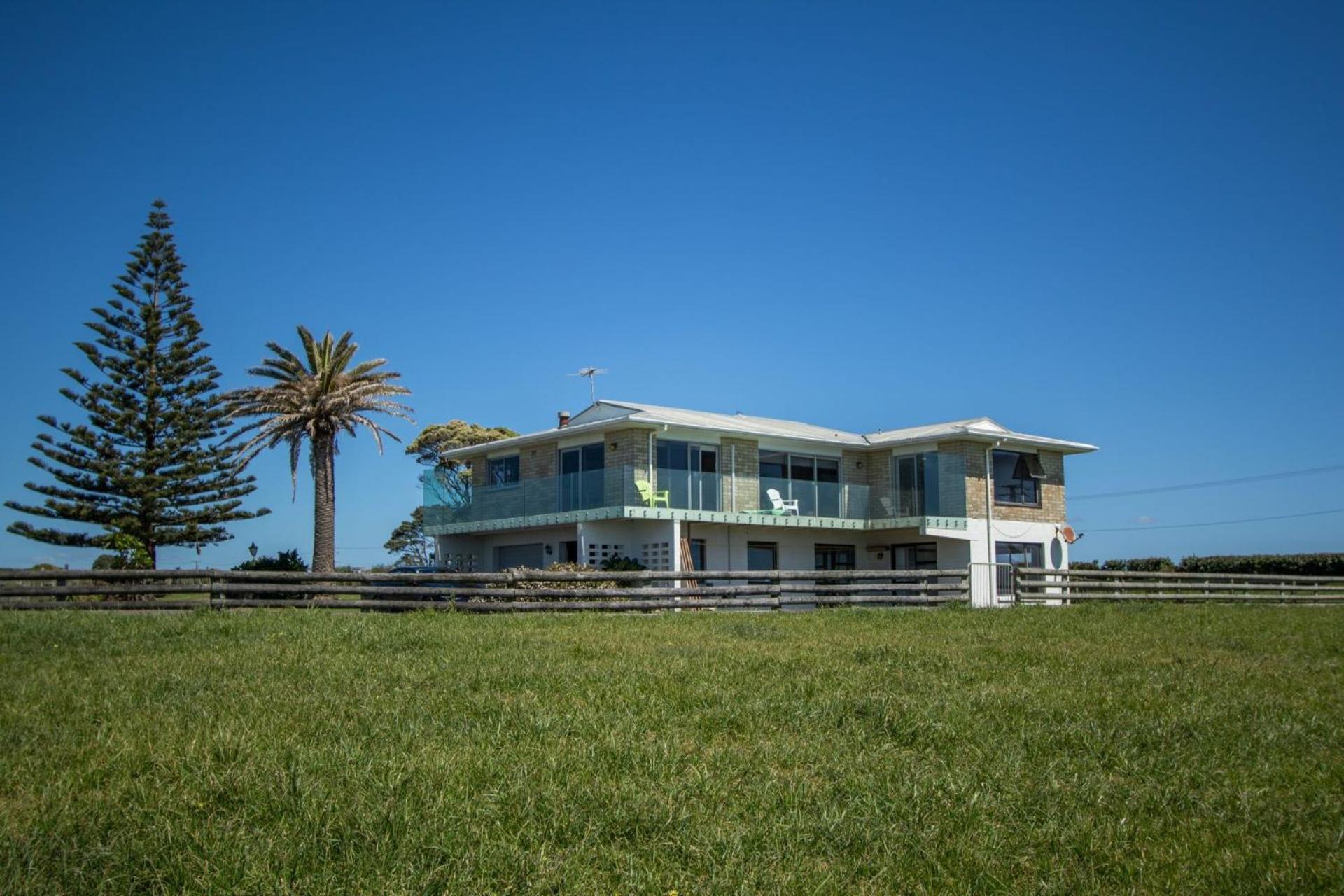 Wills On The Water Beachfront Apartment Bell Block 외부 사진